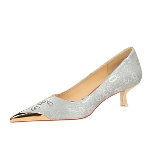 237-28 European and American style banquet with shallow metal pointed toe graffiti pattern for trimming feet and slimmin