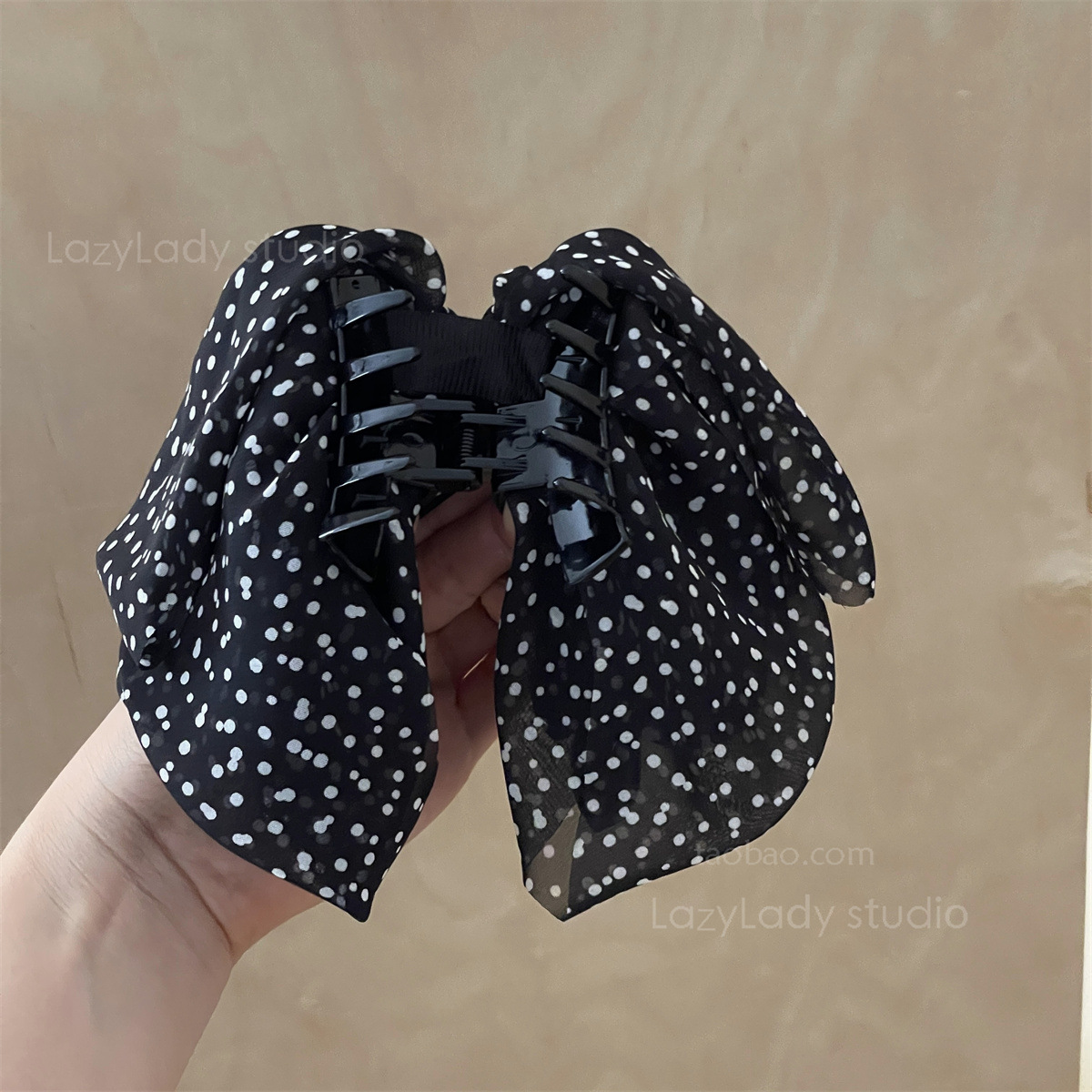 Agile ponytail with bow