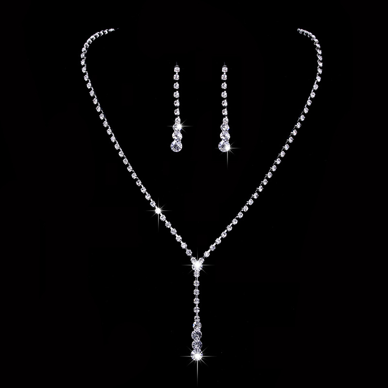 Factory direct wholesale, 2021 hot-selling fashion wedding and wedding photography accessories earring and necklace set (three pieces)