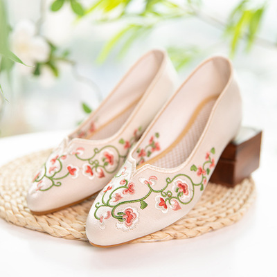  Chinese wind point embroidery zen cotton breathable old Beijing cloth shoes embroidered shoes