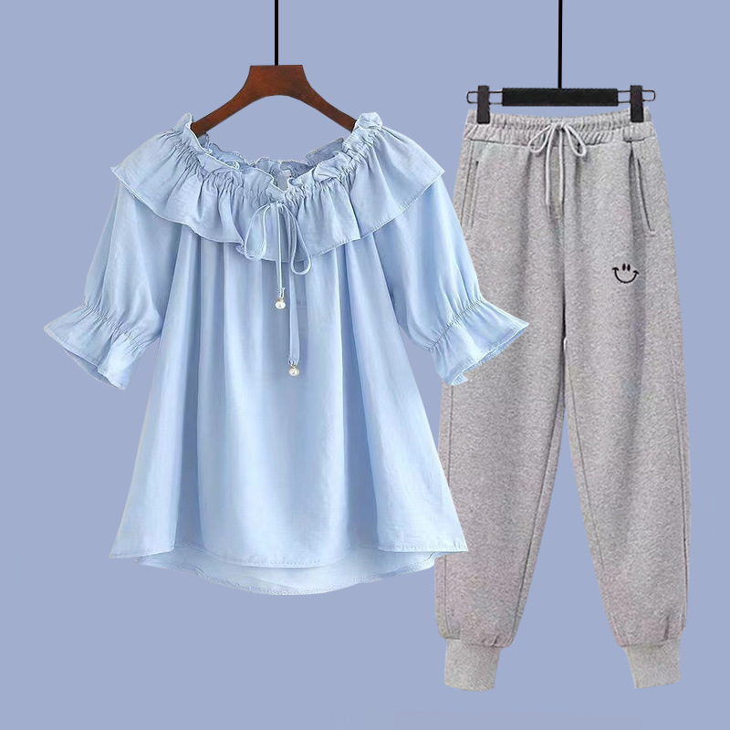 Blue trousers, with short sleeve