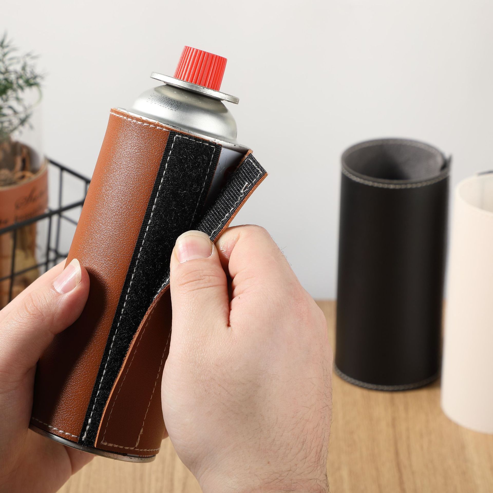 Hand-held cassette furnace gas tank holster camping liquefied gas tank holster G2 long gas tank straight cylindrical holster-fine lines