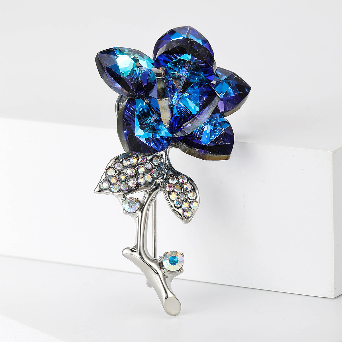 Alloy Material Elegant Streetwear Pin Flower Alloy Rhinestones Women's Brooches
