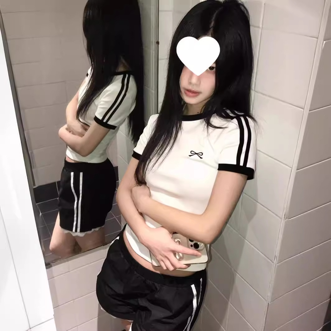 [210g 40 면] 활 자수 대비 색상 짧은 소매 티셔츠 여성용 슬림 짧은면 탑