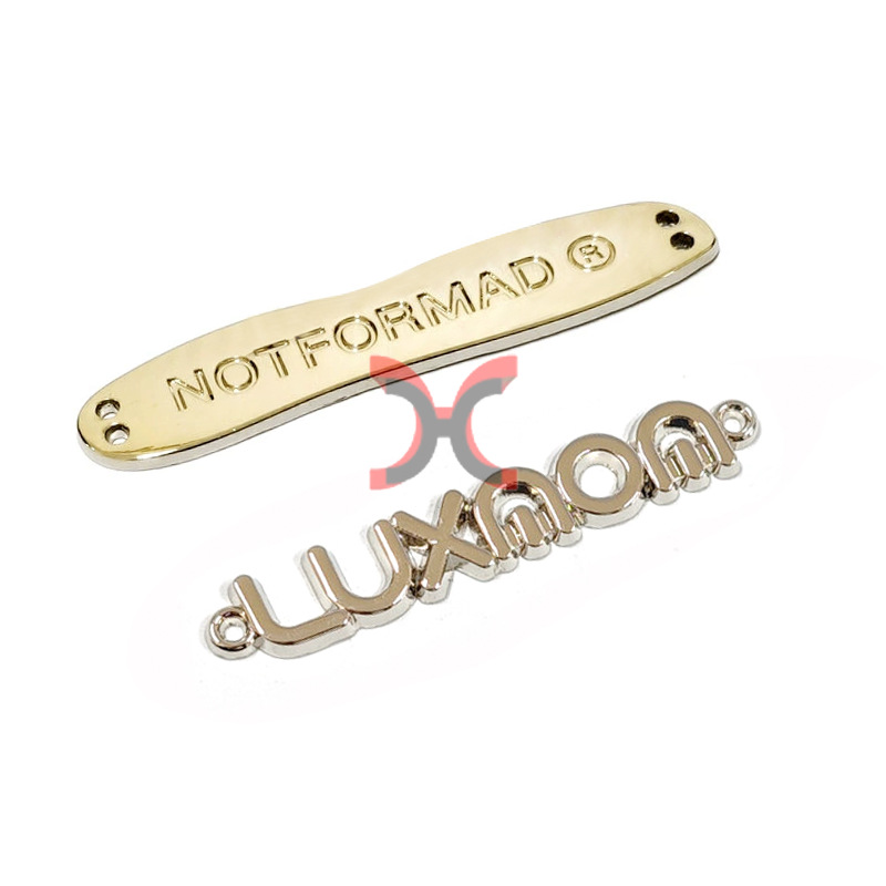 制作锌合金纯字母缝线标牌服装围巾商标打孔五金唛头logo箱包标志