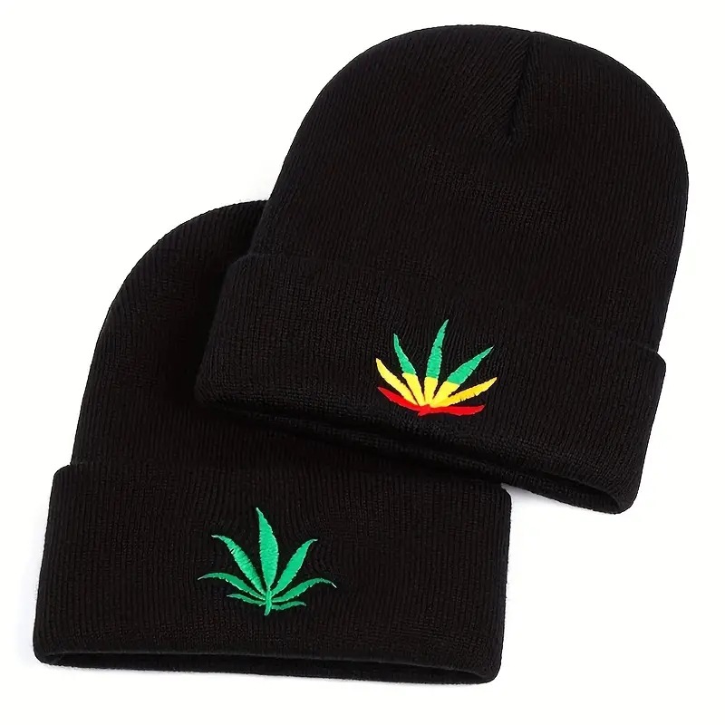 Unisex Hip-hop Retro Simple Style Maple Leaf Embroidery Eaveless Wool Cap display picture 1