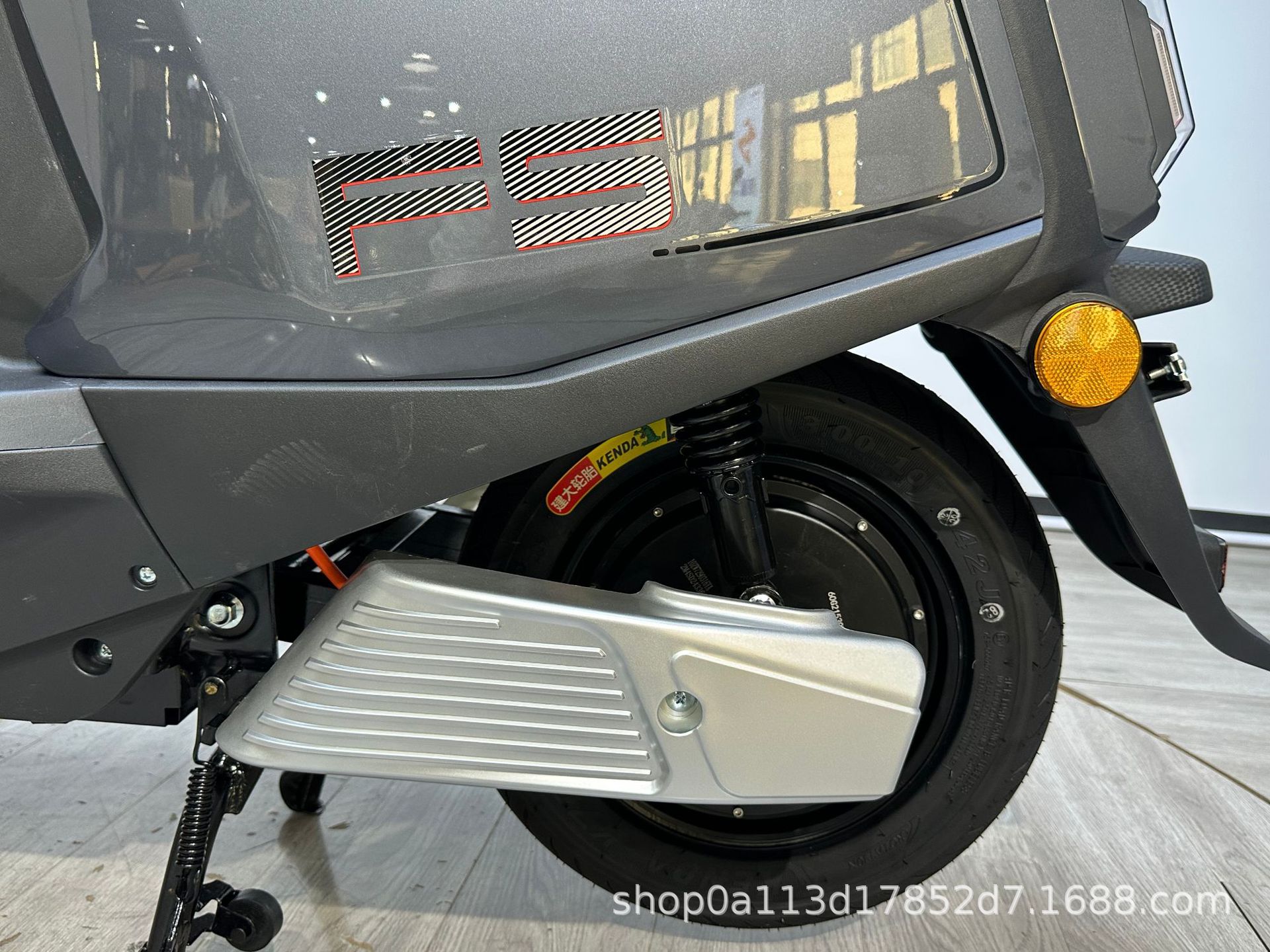 Cross-Border Fengshen 2025 New Model Electric Motorcycles, Electric Scooters, Export Mobility Vehicles, Wholesale Small Cars, Electric Mopeds