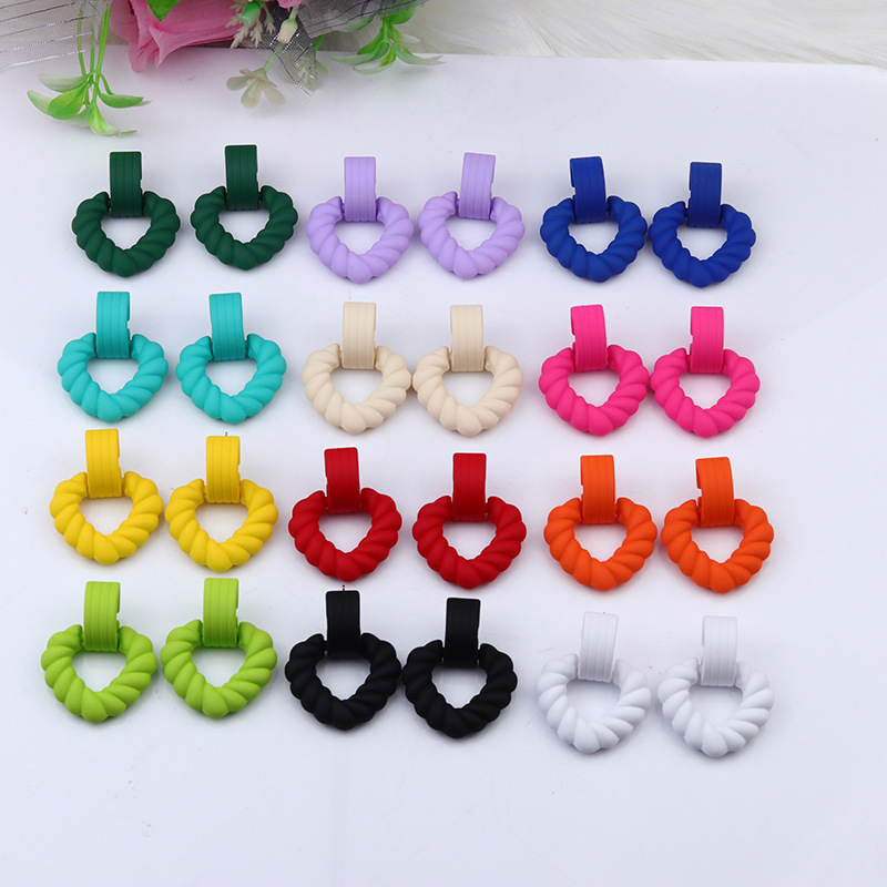 11g Weight Drop Earrings Classification 1 Pair Quantity Daily Occasion Acrylic Material Heart Shape Pattern Women'S Gender Spray Paint Design Fashion Style 1 Pair Fashion Heart Shape Spray Paint Arylic Drop Earrings 12