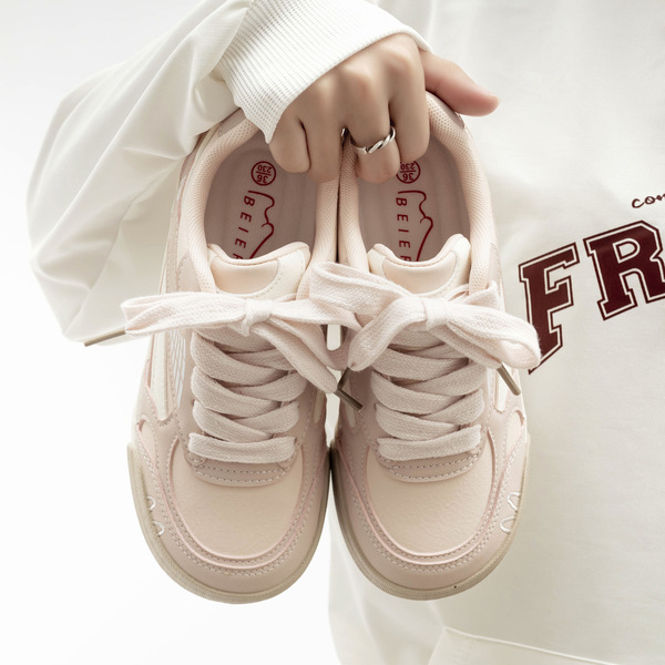 Fashionable universal retro white sneakers platform