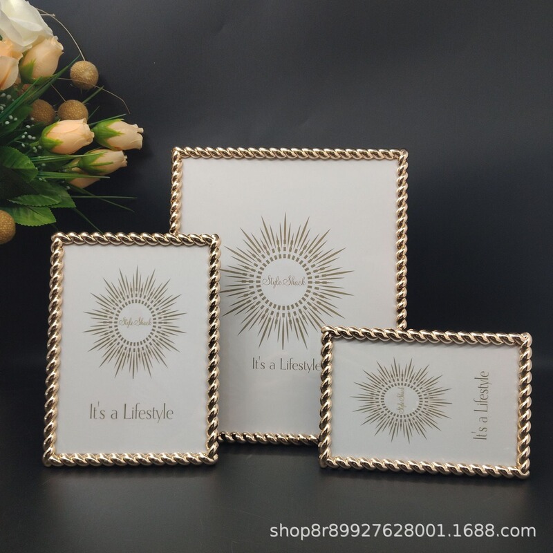 Light Gold Horizontal and Vertical Hemp Rope Pattern Metal Frame Photo Frame Display Stand, European Style, Vintage, Light Luxury, Gold Light Gold Horizontal and Vertical Hemp Rope Pattern Metal Frame Photo Frame Display Stand, European Style, Vintage, Light Luxury, Gold