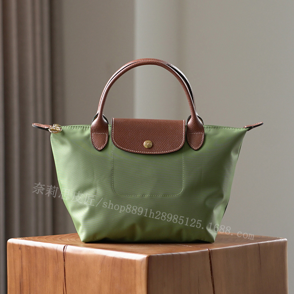 Small classic moss green