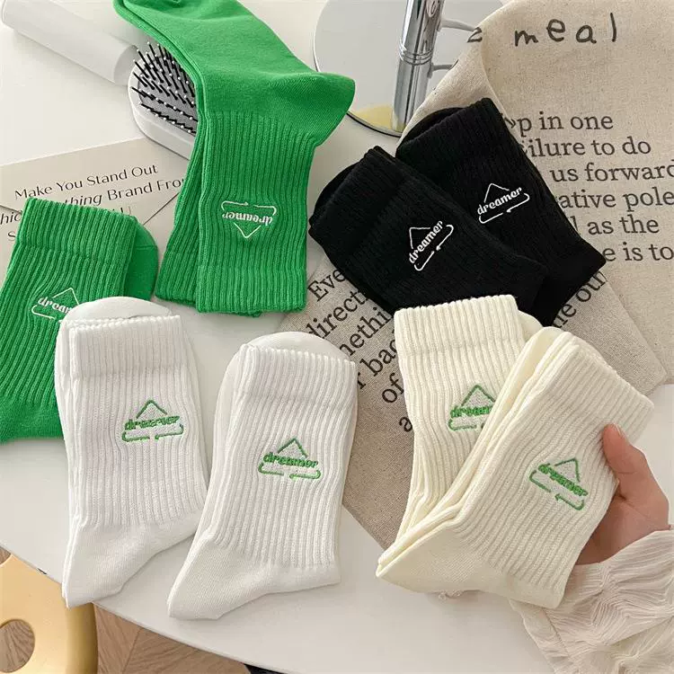23 весенне-летние новые черные и белые зеленые носки до середины икры С Вышивкой Букв Спортивные мужские носки, повседневные Хлопковые женские носки, оптовая продажа с фабрики