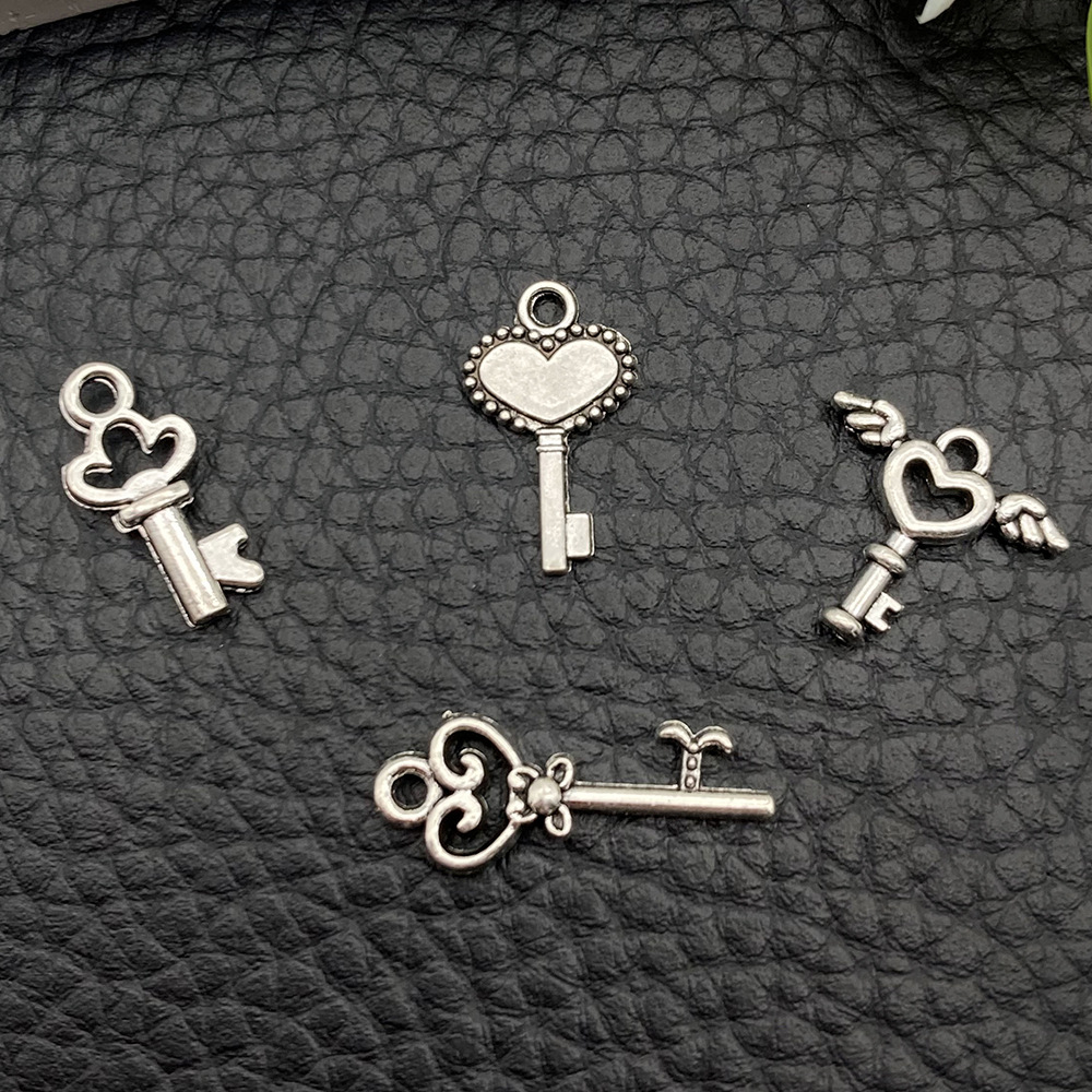 混22款爱心小钥匙合金饰品配件手链项链吊坠手工diy耳饰挂件材料详情8