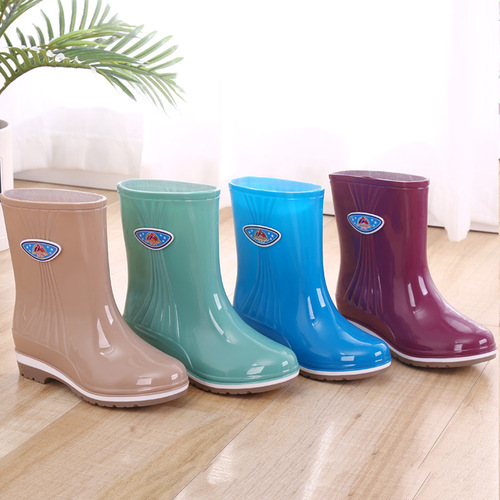 Korean Short Boot Ladies Rain Boots Water Shoes Women Rain Boots Fashion Waterproof Shoes Kitchen Non-slip Rubber Shoes Work Boots Summer
