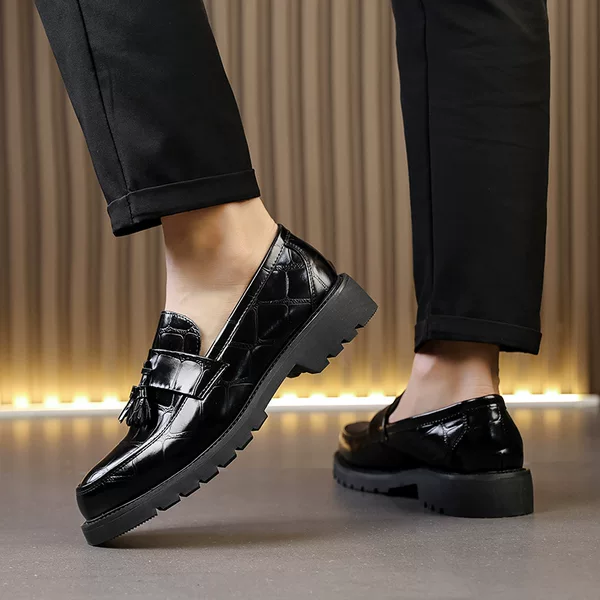 Cross-Border Large Size British Business Leather Shoes for Men, Trendy Tassel Fashion Thick-Soled Height-Increasing Shoes, Outdoor Slip-On Loafers