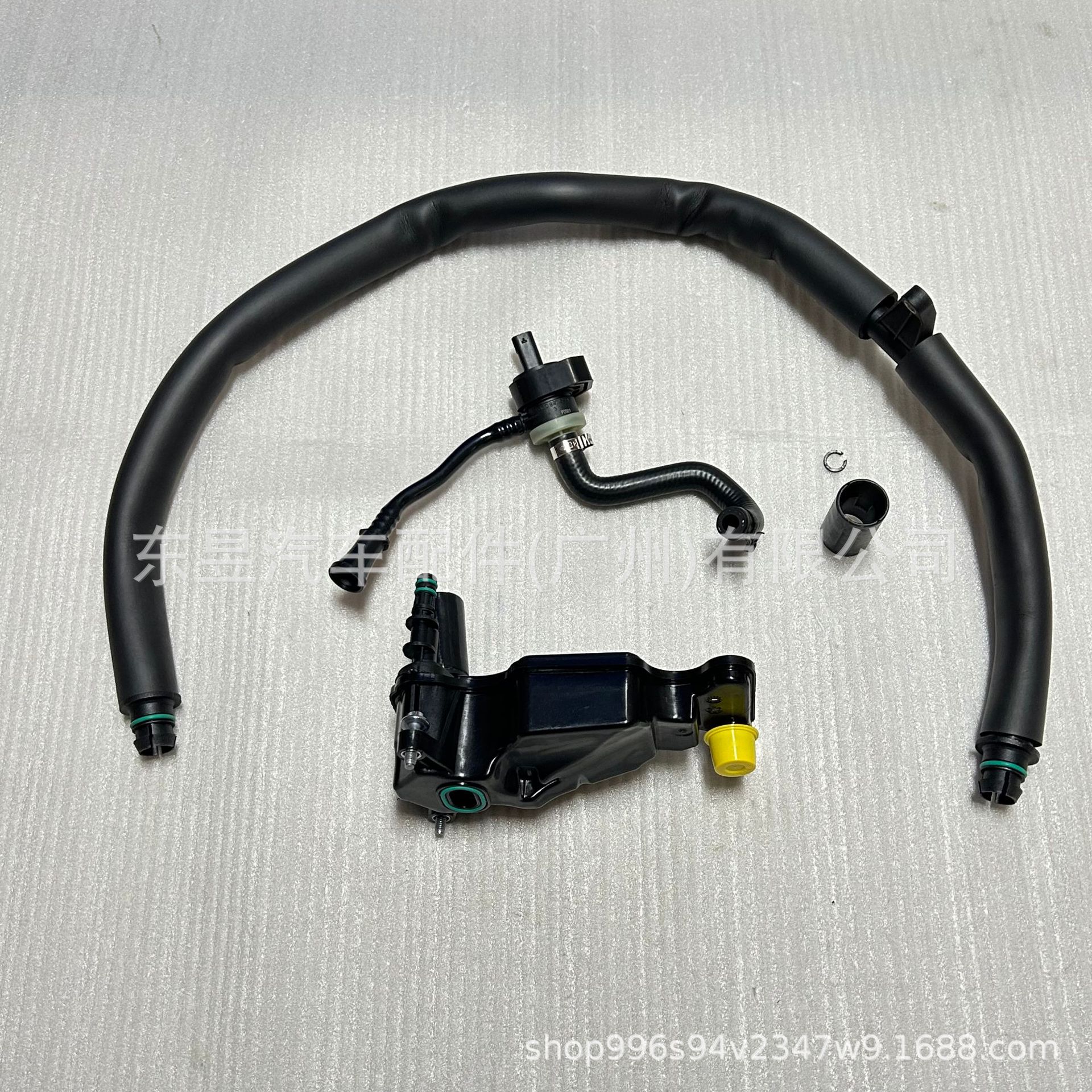 Suitable for Mercedes-Benz intake pipe with oil-water separator 2740905700 2740905200 2740900200