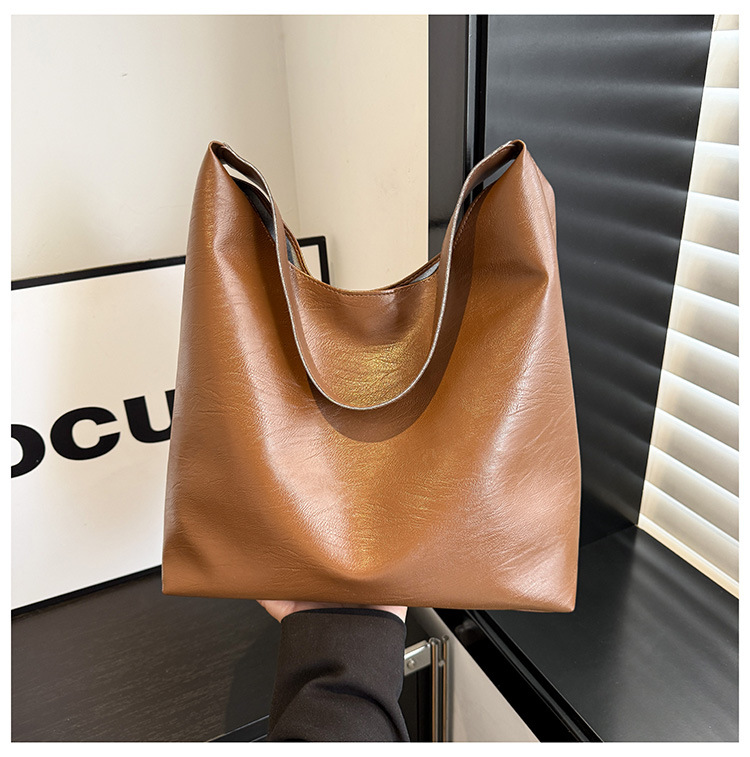 2025 nuevo estilo de comercio exterior bolso de la axila de mensajero de un solo hombro de sentido de alta gama bolso de mujer de gran capacidad de moda