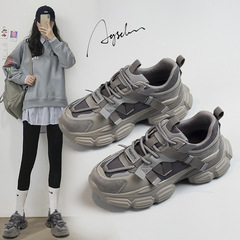 Augushiden パパシューズ女性の 2025 新しい夏のレトロなスタイルの厚底スポーツ白靴春と秋のランニングシューズ
