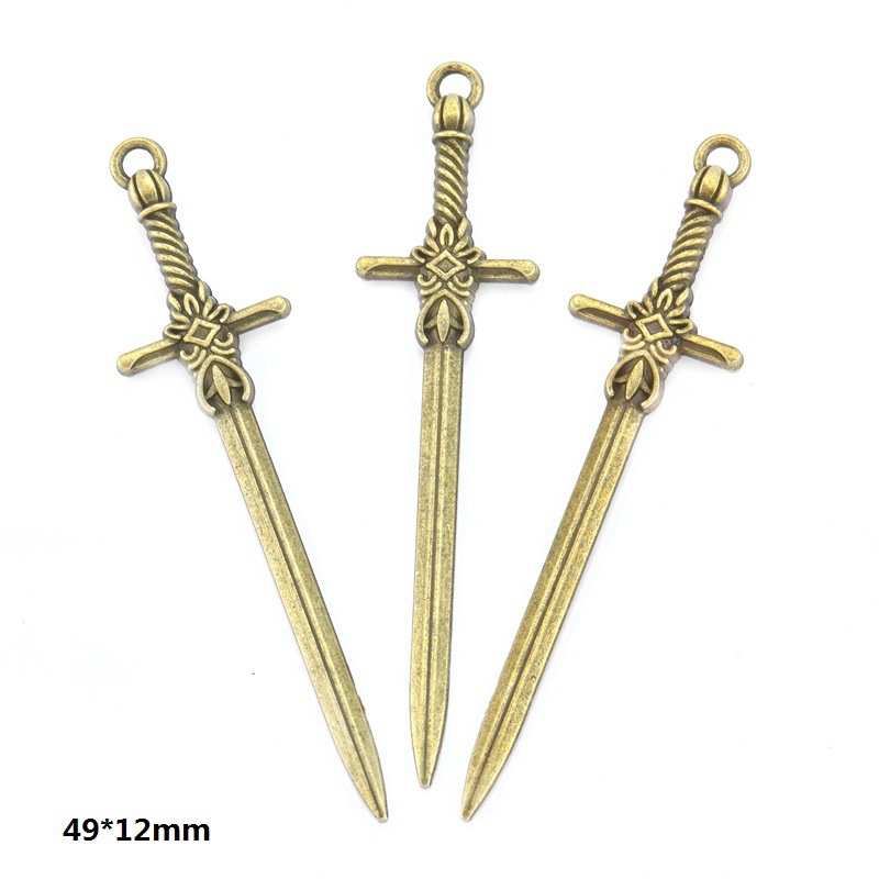Nuevo 5 colores hechos a mano DIY aleación joyería accesorios espada colgante espada larga accesorios M74