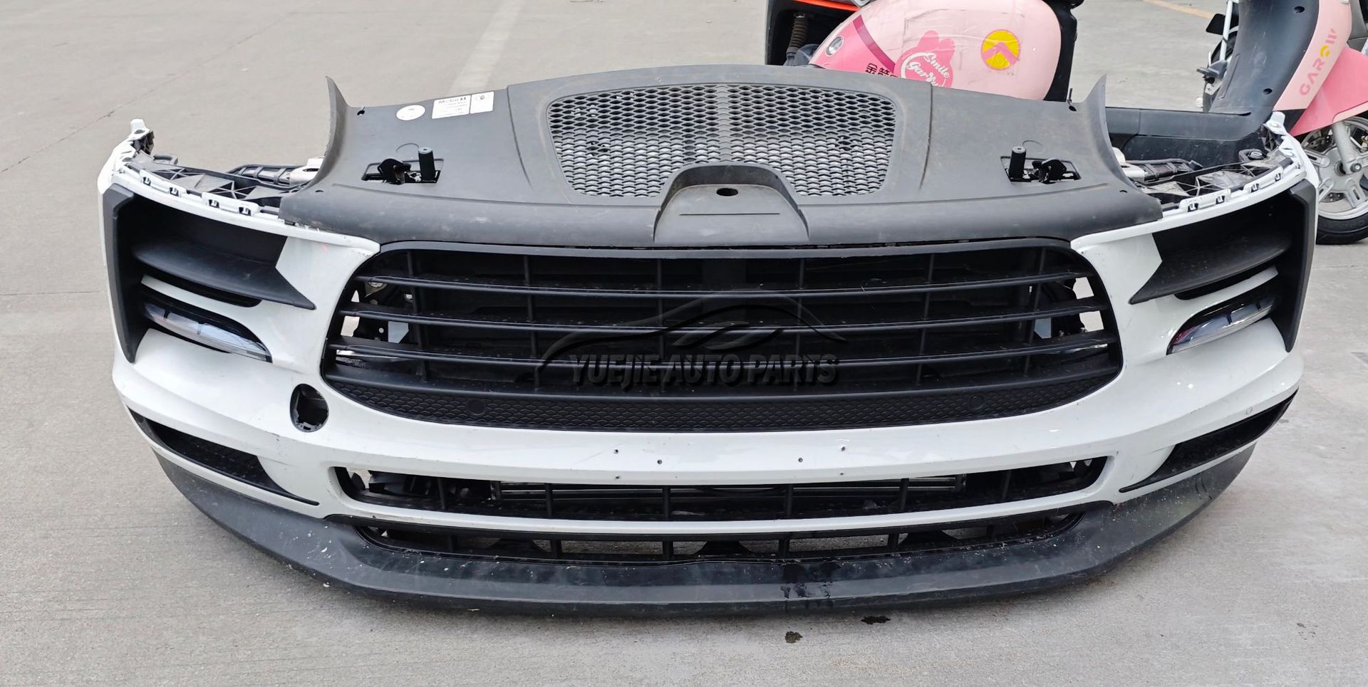 Suitable for Porsche Macan 95B front bumper assembly, front lip, front nose, front bumper assembly