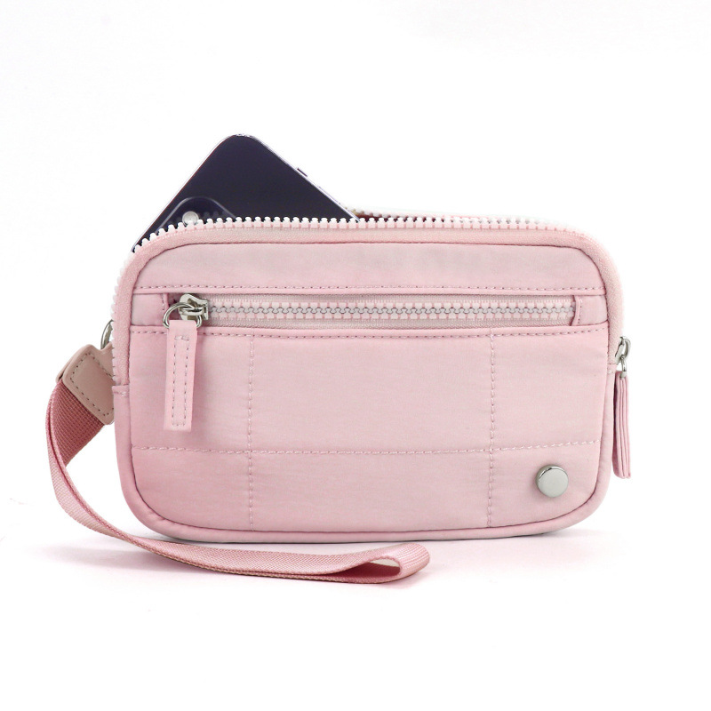 핑크 퀼팅 모델