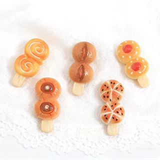 美味面包串串食玩卡通创意diy饰品配件树脂小配件洞洞鞋扣材料包