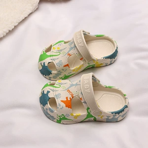 Мягкие комнатные нескользящие тапочки в стиле Crocs для мальчиков на платформе, подходят для носки на улице, мягкая подошва