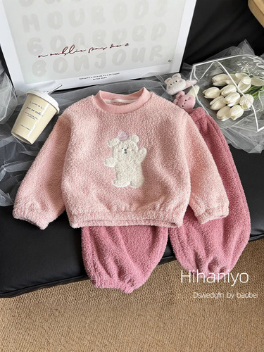 Girls 'autumn and winter bayberry velvet pajamas set New thick baby cartoon children's winter warm suit Home wear