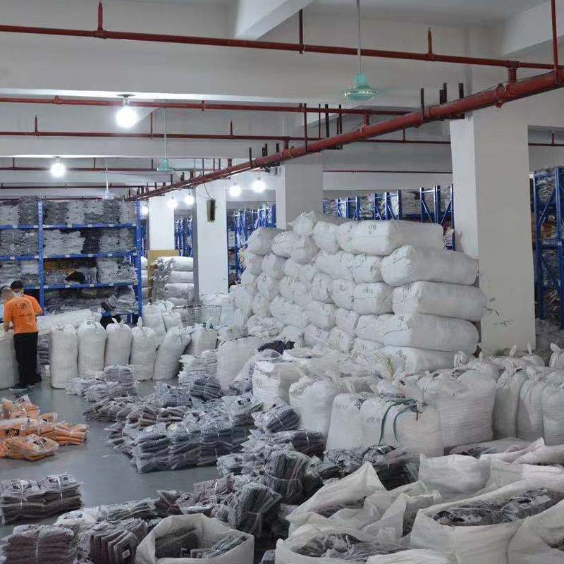 Nuevo abrigo de algodón acolchado para hombres de invierno engrosado cálido color sólido abrigo de estudiante de estilo coreano abrigo de invierno de algodón acolchado para hombres abrigo de algodón acolchado