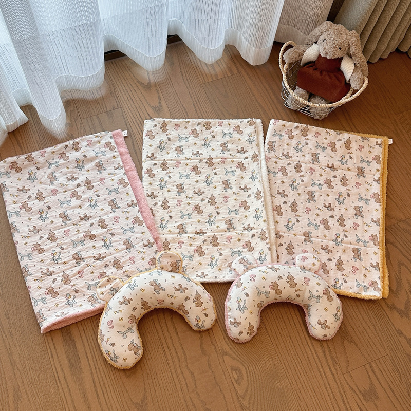 ペットの小さい布団の枕の毛布の子犬の寝枕の中で小型犬は保証の毛布をなだめます。|undefined