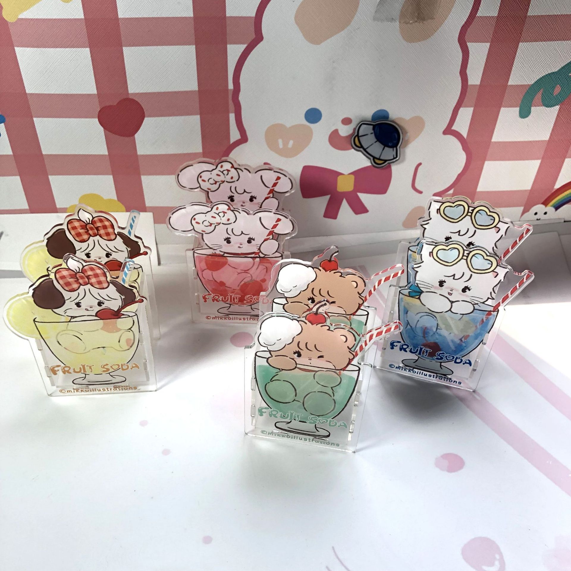 新款夏日飲品mikko聯名化妝刷可愛筒筆筒收納亞克力桌面文具收納