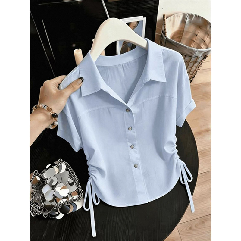 Casual style white shirt for women, thin style, new summer 2026, unique, beautiful, super good-looking, waist-cinching and pleated, slimming shirt.