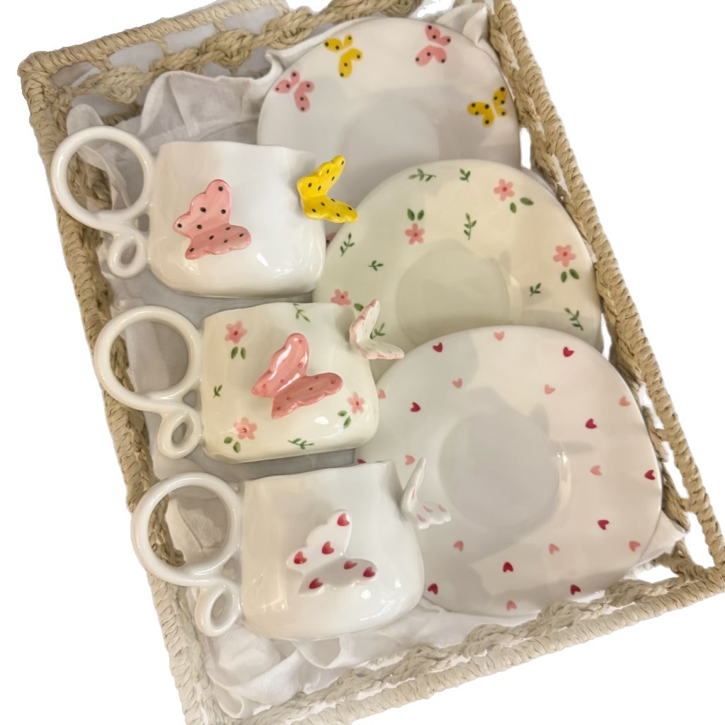 Luz retro Inns pintado a mano mano mano irregular tazas de café de cerámica platos mariposa tridimensional tazas de té de cerámica platos de té