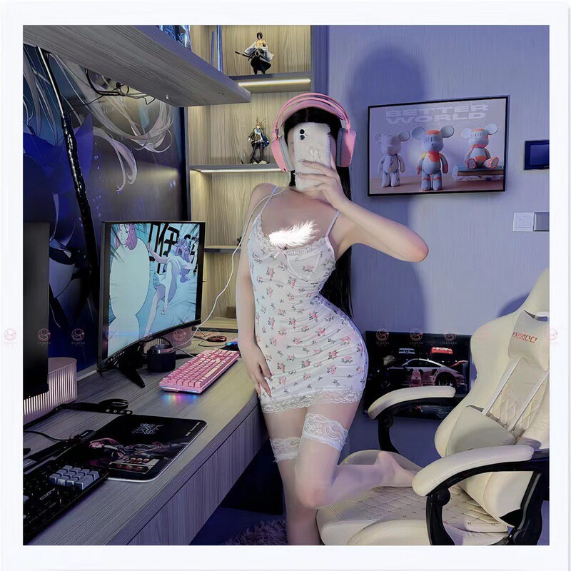 Sexy Lingerie with Small Floral Patterns, Contrasting Colors, Low-Cut, Pure Desire Style, Strapless, Body-Hugging, Sexy Nightgown, Short Dress with Chest Pads Sexy Lingerie with Small Floral Patterns, Contrasting Colors, Low-Cut, Pure Desire Style, Strapless, Body-Hugging, Sexy Nightgown, Short Dress with Chest Pads