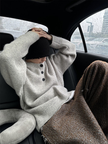Leisurely and Luxurious Henley Collar Knit Sweater for Men - Autumn/Winter Edition, Korean Style Fashion Brand, Design-Savvy Hooded Soft and Plush Knit Top