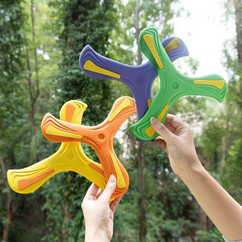 Children's boomerang large toy that flies back and doesn't break, soft flying disc toy made of soft rubber, three-leaf interactive hand throw.