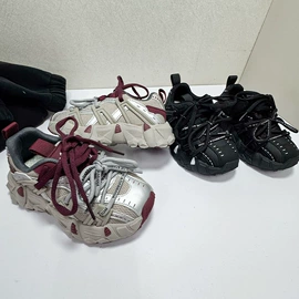 童皮靴;童运动鞋;童板鞋