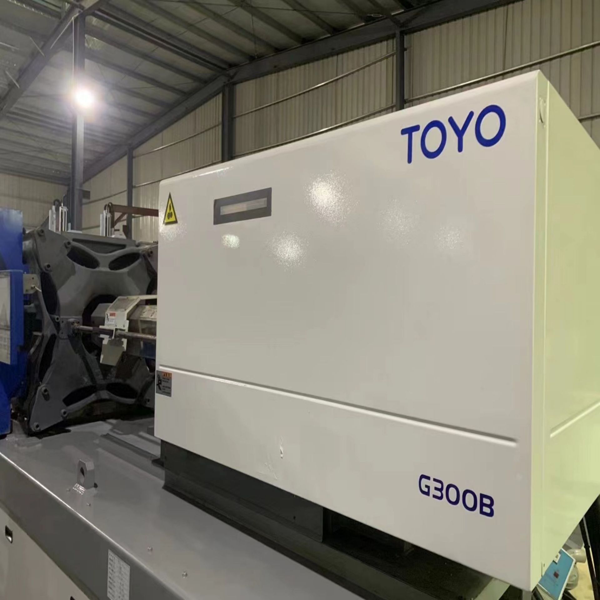 出售进口全电动东洋注塑机230吨，包安装调试好可租可售节能高效