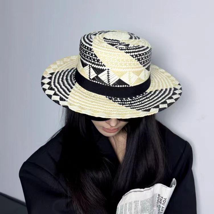 Chapeau de jazz d'été élégant à larges bords, style Hepburn, style géométrique rétro, chapeau de paille à calotte plate pour la plage et les vacances, protection solaire_voghion.com