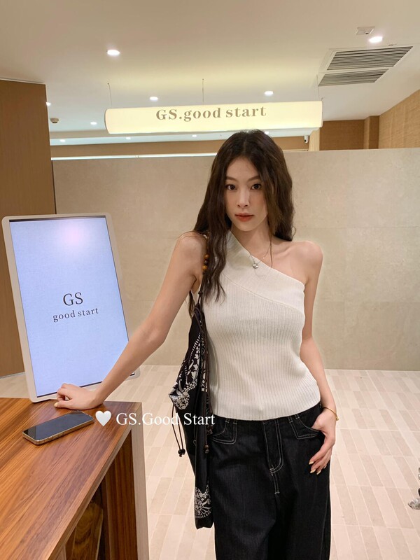 GS.GOOD START-夏の女性のファッショナブルな気質シンプルな純粋な欲望スタイルの斜め肩ニット痩身ベスト G2292|undefined