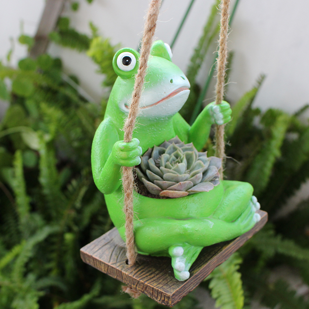 Cute simulation frog small flower pot wall-mounted resin home living room courtyard garden wall decoration small flower pot now