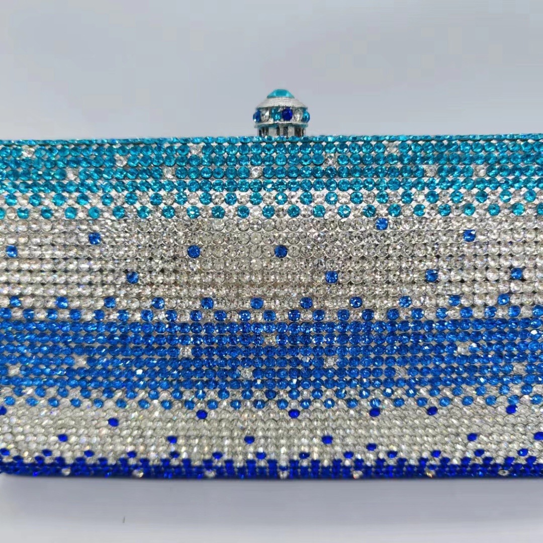 * nuevo paquete de cena de diamantes transfronterizo bolsas de mano de banquete europeas y estadounidenses caja metálica dura llena de diamantes bolsas de mujer bolsa de embrague