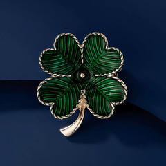 Elegant Retro Green Four-Leaf Clover Brooch for Women, High-Quality Enamel Flower Pin, 2022 New Trendy Clasp
