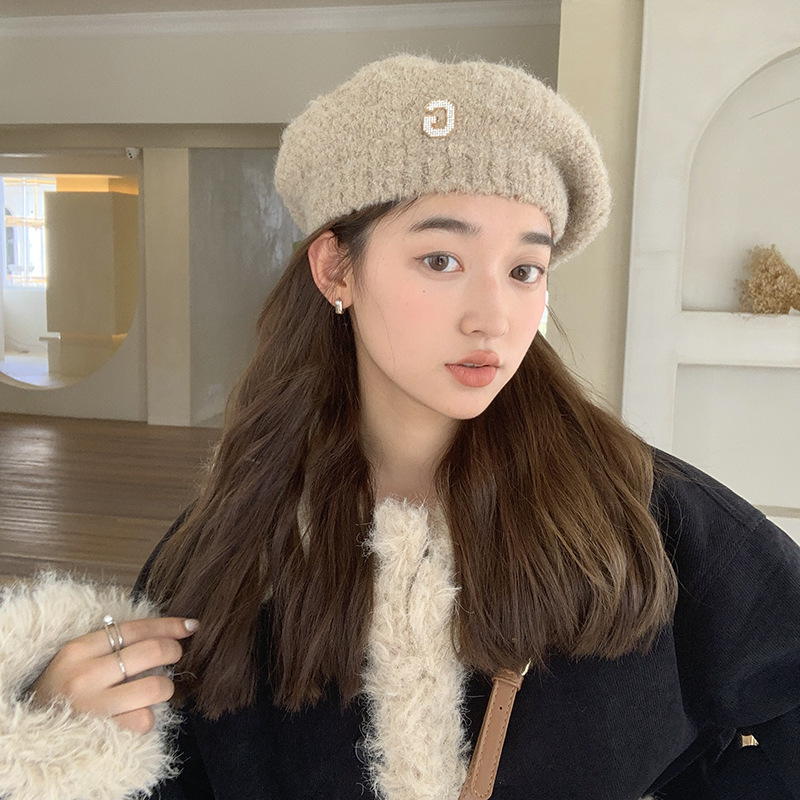 Neue japanische Plüsch-Malermütze, koreanische Version, modische und niedliche Strickmütze, Herbst und Winter, neue Damen-G-Label-warme Baskenmütze_voghion.com