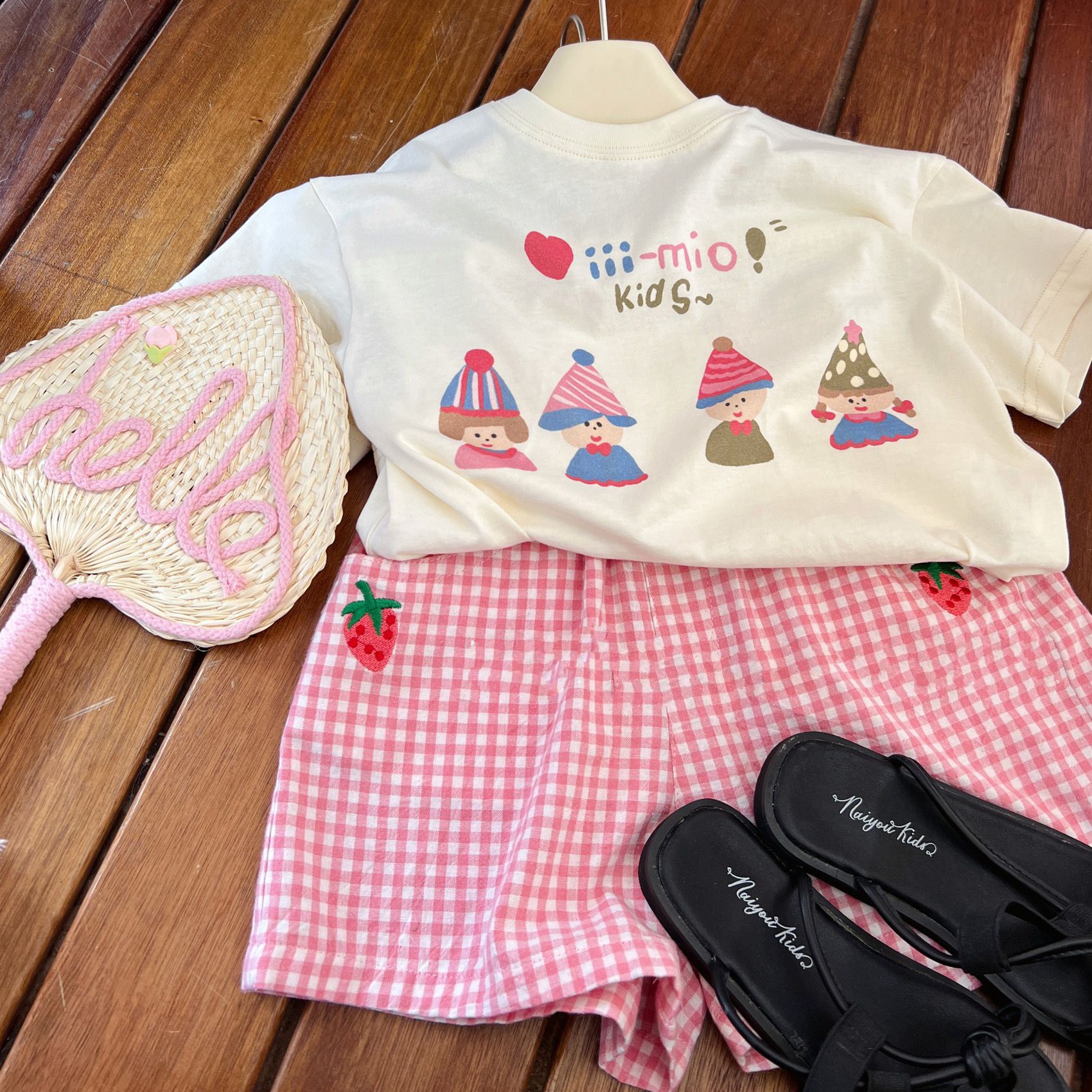 Girls' suit summer new sweet printed short-sleeved T-shirt, strawberry plaid shorts, baby summer two-piece set