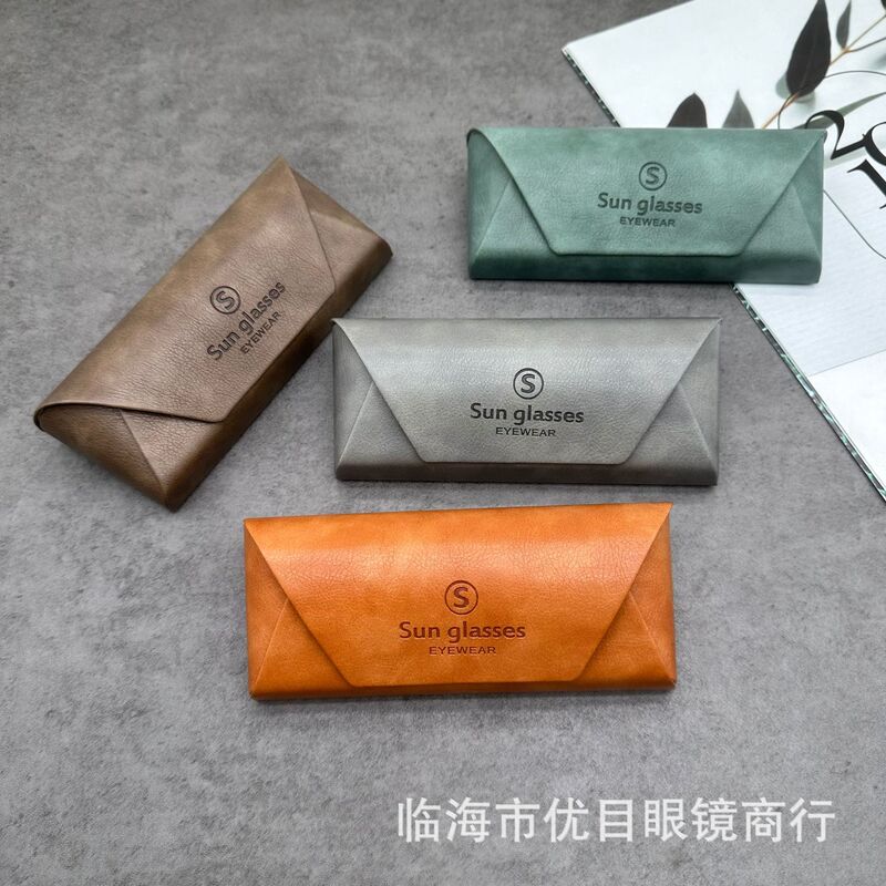Sunglasses Box Sunglasses Box Leather Compression Resistant Magnetic Suction High-end Iron Box Retro Large Style Square Bag Large Capacity High-end Sunglasses Box Sunglasses Box Leather Compression Resistant Magnetic Suction High-end Iron Box Retro Large Style Square Bag Large Capacity High-end