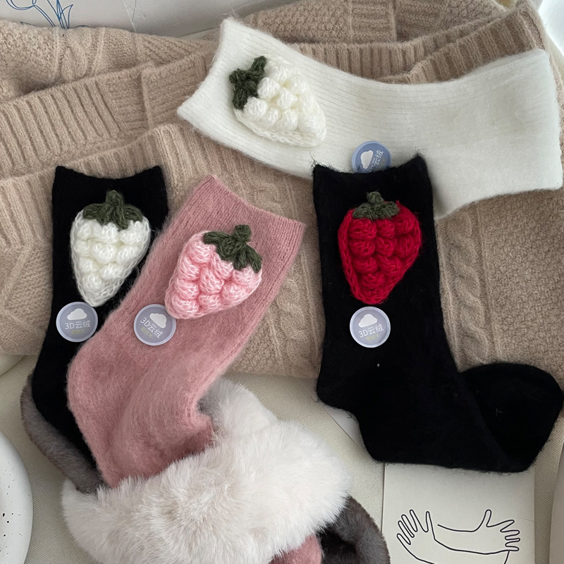 New women's thickened socks winter warm creative plush strawberry mid-calf socks loose mouth confinement socks wholesale