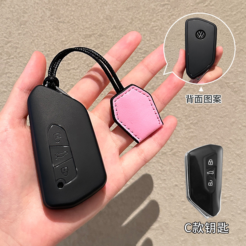 폭스바겐 C 모델 매트 블랙 + 핑크 팔찌