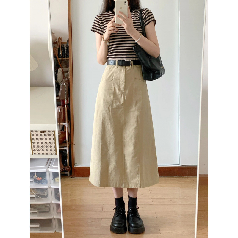 薄手の風の気質のスーツはやせている半袖のシャツの上着の女性の夏の字のスカートの高腰の半身のスカートの通勤の2つのセットを現します。|undefined
