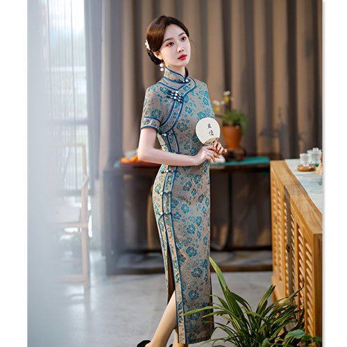 Old Shanghai national wind restoring ancient ways of traditional long cheongsam  middle-aged and old lady party qipao dress